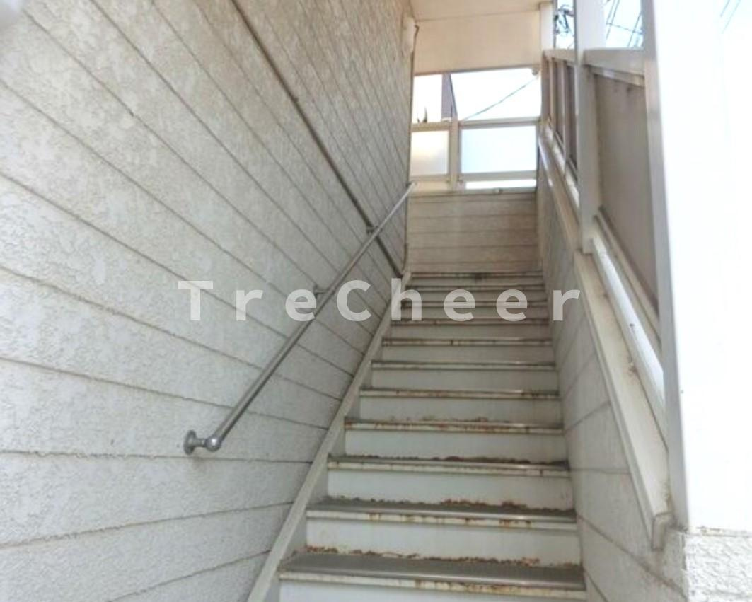 ローズマンションのエントランス