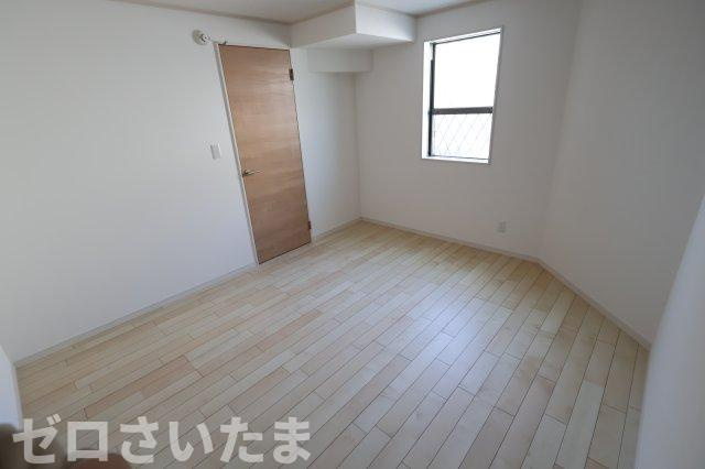 《仲介手数料無料》南区大字広ヶ谷戸238-10新築一戸建てグランパティオの洋室|1F 6.8帖