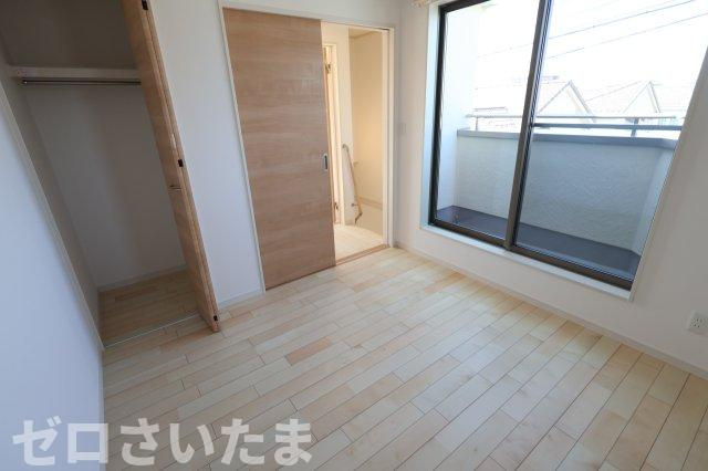 《仲介手数料無料》南区大字広ヶ谷戸238-10新築一戸建てグランパティオの洋室|3F 4.5帖