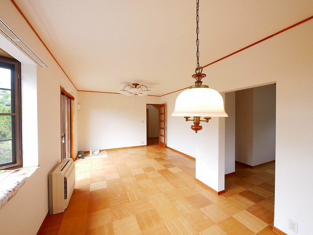 佐保台２丁目戸建の居間・リビング