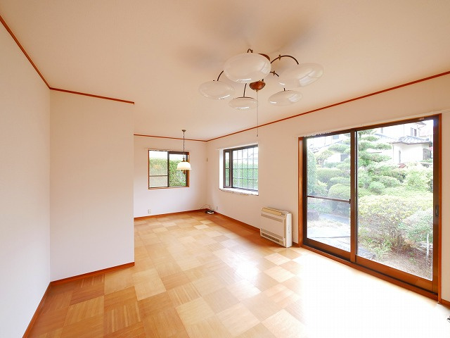 佐保台２丁目戸建の居間・リビング