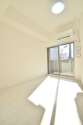 大阪市都島区中野町１丁目の賃貸マンションの居間・リビング
