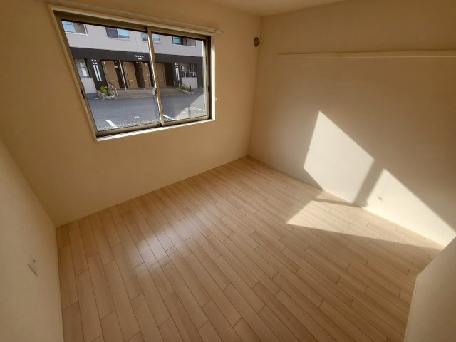 【洋室】 | ※同タイプの写真となります。