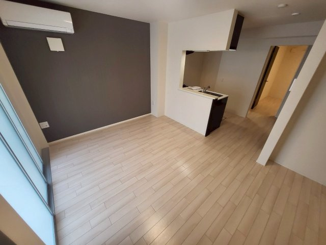 【居間・リビング】 | ※同タイプの写真となります。