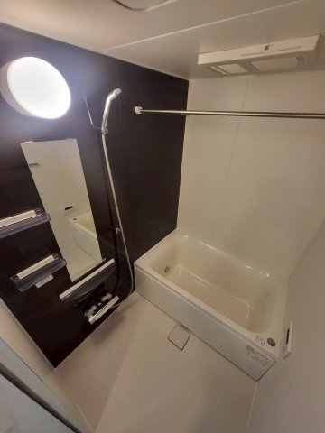 【浴室】 | ※同タイプの写真となります。