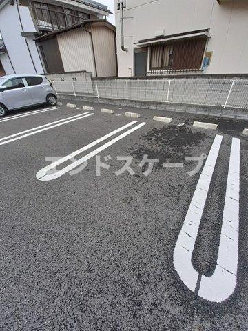 ロックヴィレッジⅠの駐車場|高崎、前橋のお部屋探しはエンドスケープまで！お客様の理想お聞かせ下さい♪