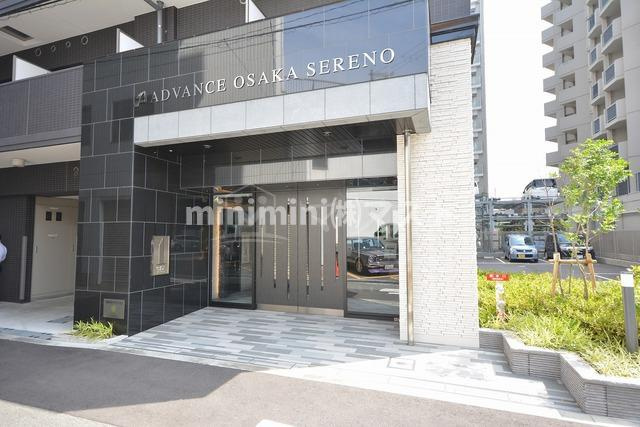 アドバンス大阪セレーノのエントランス