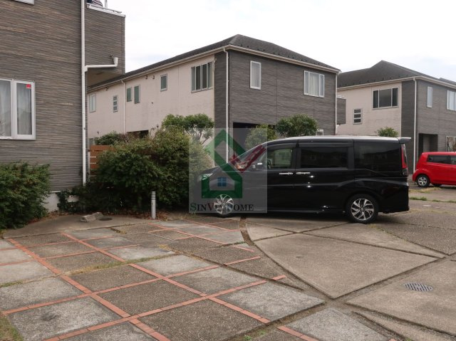 シュクラ新秋津の駐車場