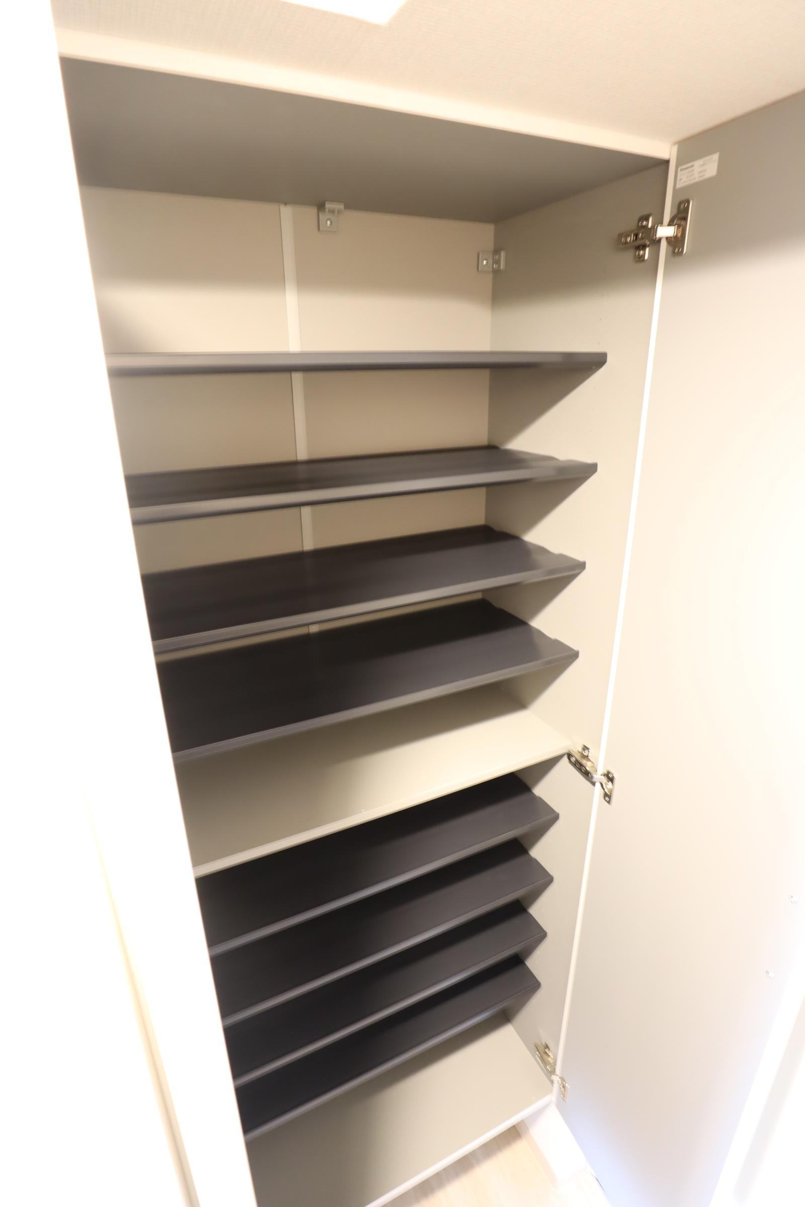 大阪市都島区東野田町１丁目の賃貸マンションの玄関