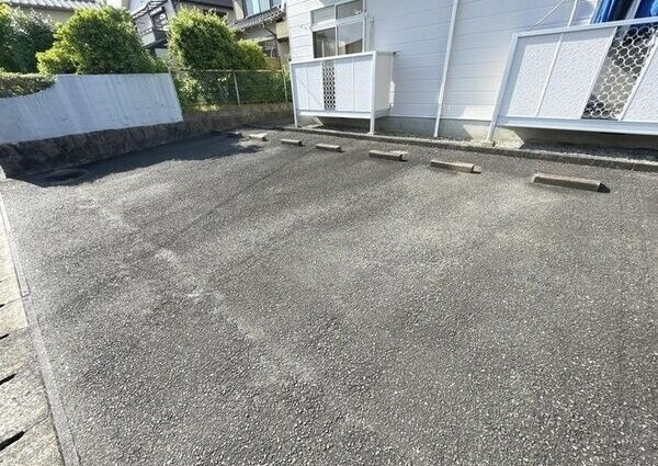 サンヒルズ司の駐車場