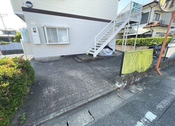 サンヒルズ司の駐車場