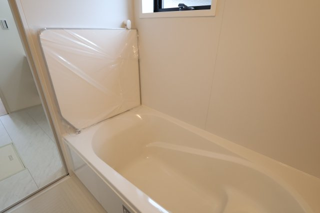 《仲介手数料無料》南区大字大谷口2538-2(1号棟)新築一戸建てリーブルガーデンの浴室|撮影日 2025年11月27日 14:30 曇り