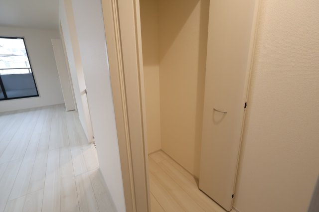 《仲介手数料無料》南区大字大谷口2538-2(1号棟)新築一戸建てリーブルガーデンの収納|撮影日 2025年11月27日 14:30 曇り