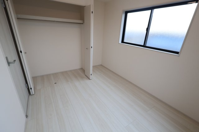 《仲介手数料無料》南区大字大谷口2538-2(1号棟)新築一戸建てリーブルガーデンの洋室|撮影日 2025年11月27日 14:30 曇り