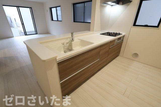 《仲介手数料無料》南区大字大谷口2538-2新築一戸建てリーブルガーデンのキッチン|撮影日 2025年11月27日 14:30 曇り