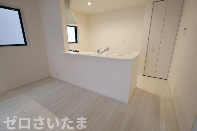 《仲介手数料無料》南区大字大谷口2538-2新築一戸建てリーブルガーデンのキッチン|撮影日 2025年11月27日 14:30 曇り