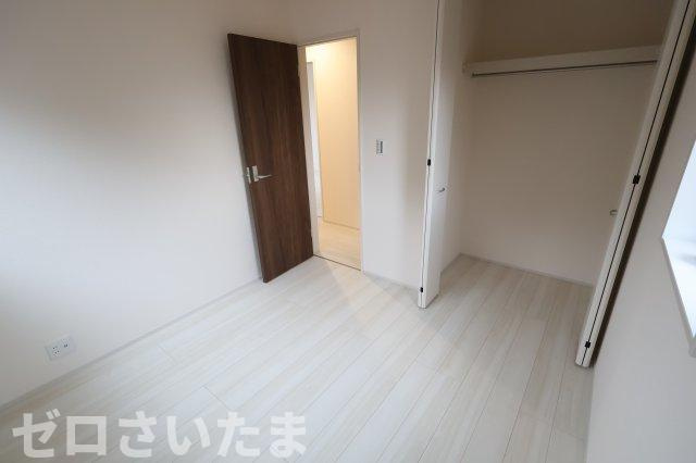 《仲介手数料無料》南区大字大谷口2538-2新築一戸建てリーブルガーデンの洋室|撮影日 2025年11月27日 14:30 曇り