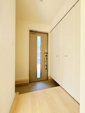 新築戸建・新築建売　郡山市字賀庄【制震・耐震】桜小・郡山三中の玄関|玄関収納付きなので玄関がすっきりした状態を保てます！