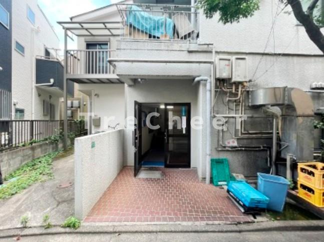 藤川ビルのエントランス