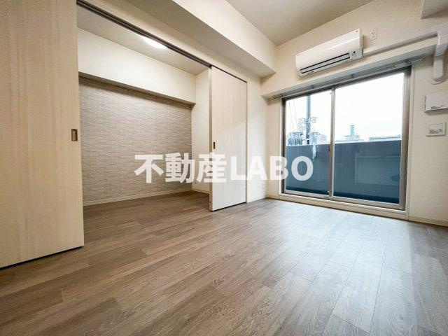 プレサンス DOMECITY コレーレの居間・リビング