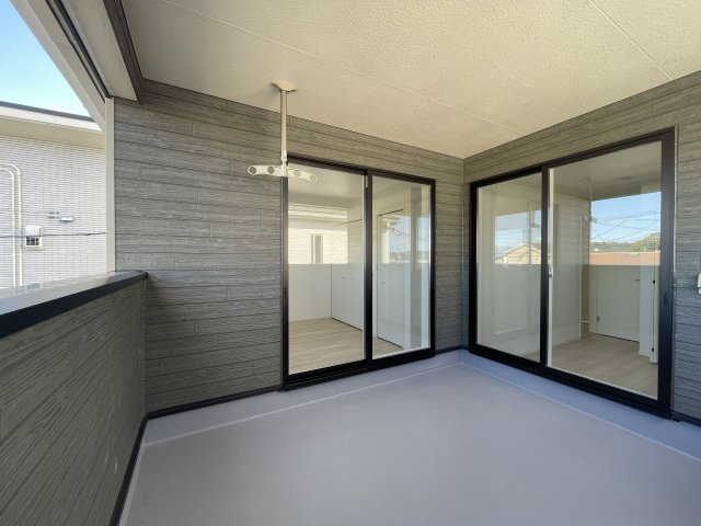 新築戸建・新築建売　柴田町船岡字上大原【耐震+制震】東船岡小・船岡中のバルコニー|2WAYなので家事動線が取りやすいバルコニー！インナーバルコニーで急な天候不良も安心！