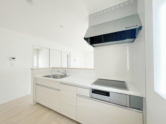 新築戸建・新築建売　柴田町船岡字上大原【耐震+制震】東船岡小・船岡中のキッチン|IHクッキングヒーターなので安心してお子様とお料理を楽しめます！