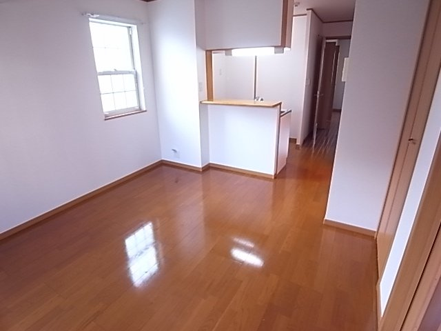 メゾンオルタンシア2の居間・リビング