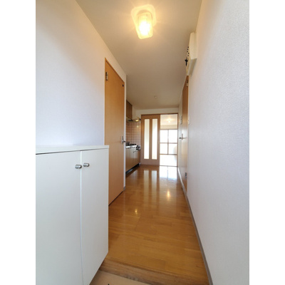 【玄関】 | ミルーム津福 | 明るい玄関です