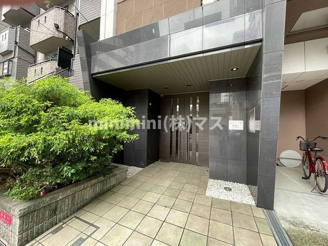 クリスタルブライト谷町のエントランス