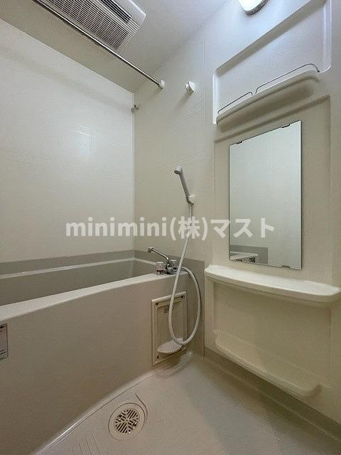 クリスタルブライト谷町の浴室