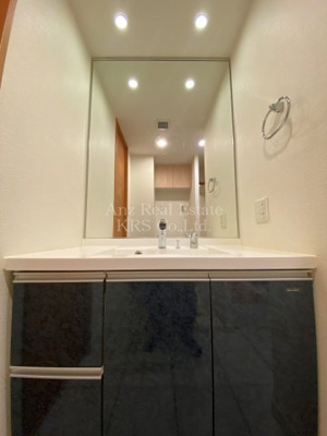 【洗面所】 | リーガル北堀江 | 毎朝の歯磨きや洗面時にゆったりとした時間を演出する洗面所♪