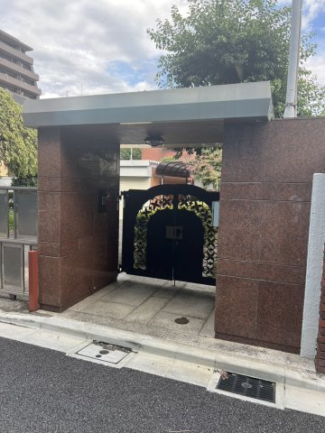 千駄木1丁目戸建のエントランス