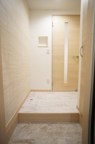 R-smart本妙寺の玄関