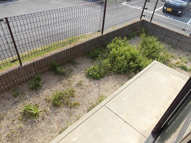 パルティーダB棟の庭