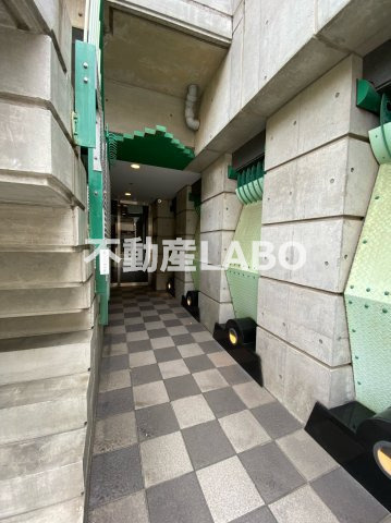 シティコート山坂のエントランス