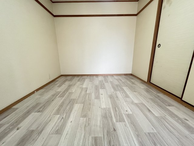 旭マンションの洋室