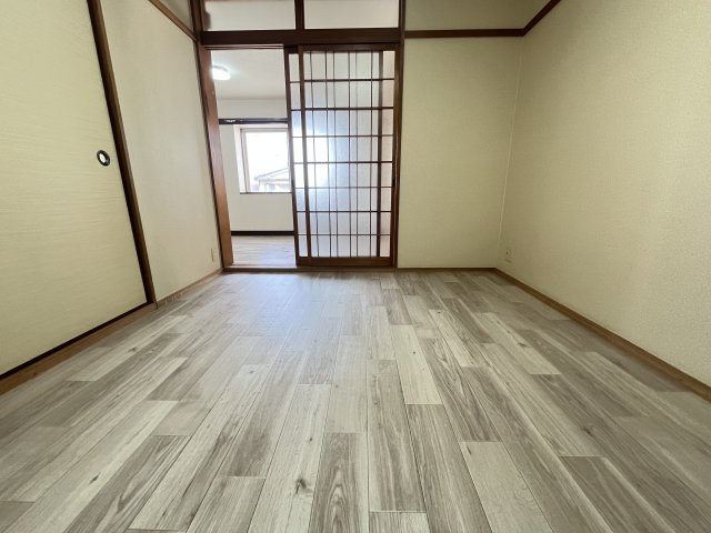 旭マンションの洋室