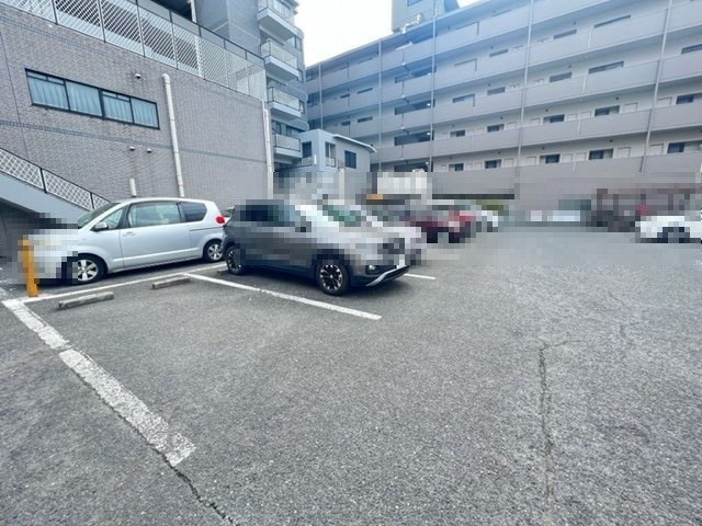 旭マンションの駐車場