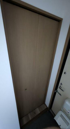 Kフォート福A棟の玄関