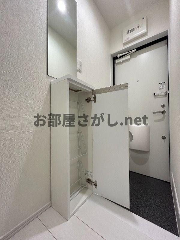 ミモザ哲学堂の玄関