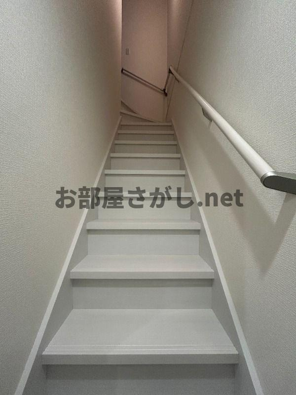 ミモザ哲学堂の玄関