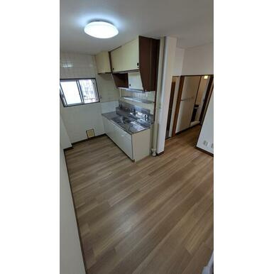 京福日之出マンションの居間・リビング