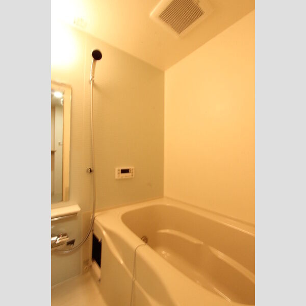 ラトレ白鳥　名古屋市賃貸　仲介手数料無料の浴室