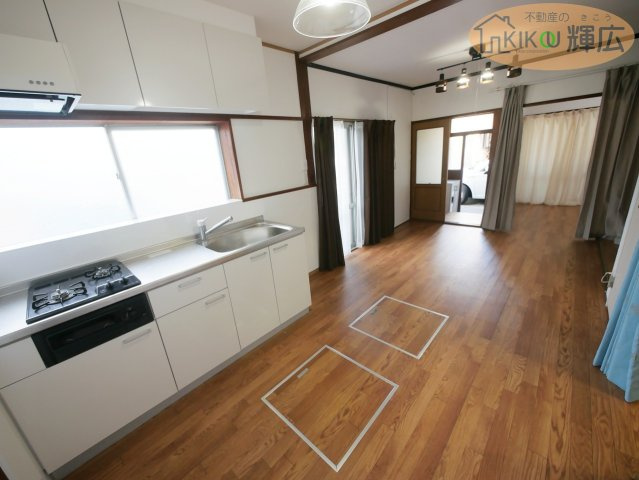 【居間・リビング】 | 高砂市時光寺町　中古戸建