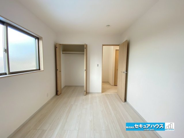 【今からご案内可能】刈谷市泉田町絵下城 全2棟 の洋室|【洋室】
◆お子様のお部屋や主寝室、来客時の宿泊室、趣味のお部屋としてもご利用いただけます♪