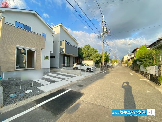 【今からご案内可能】刈谷市泉田町絵下城 全2棟 の前面道路含む現地写真|事前予約にて現地ご見学いただけます！お気軽にお問い合わせください♪
■株式会社　セキュアハウス　豊明支店■
住宅ローンに強く、知識、経験豊富なスタッフ在籍
お客様に寄り添い、ご成約後もサポート致します