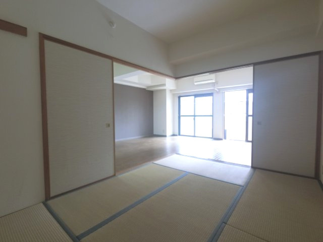 【居間・リビング】