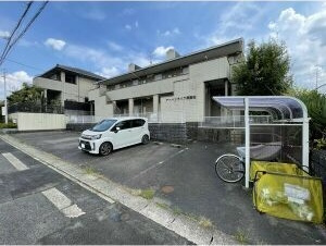 アーバンライフ猪高台の駐車場