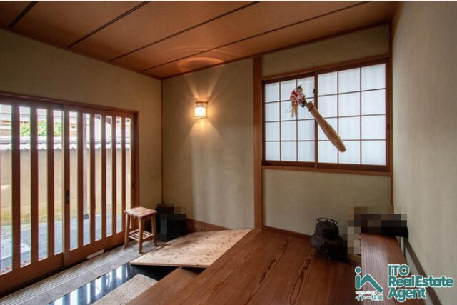 上賀茂池殿町 中古戸建の玄関