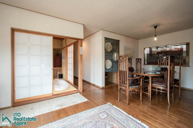 上賀茂池殿町 中古戸建の居間・リビング